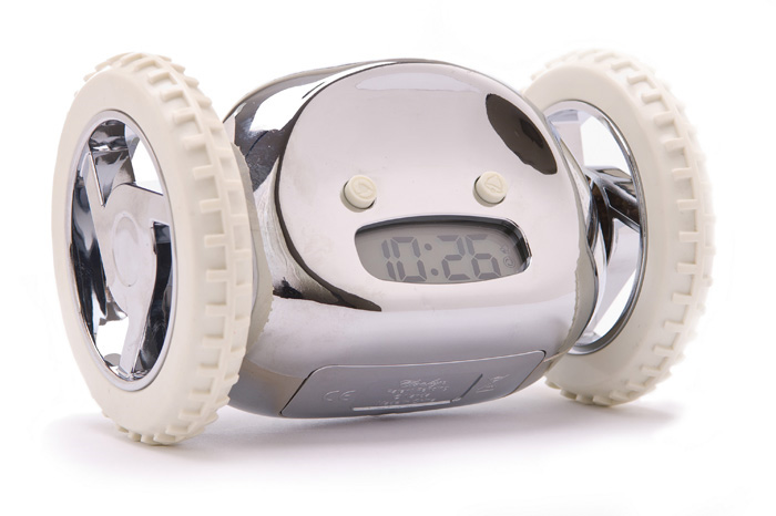 Alarm Clock on Wheels: убегающий будильник.