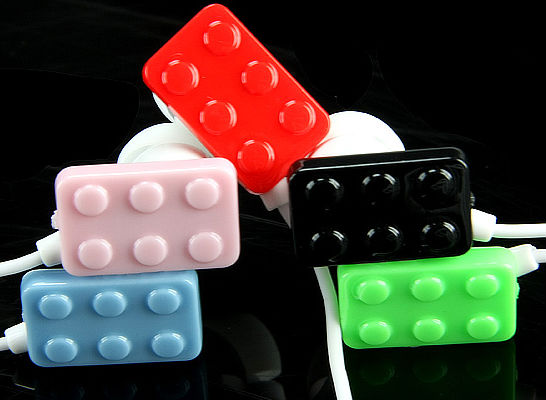 Наушники в стиле Lego.