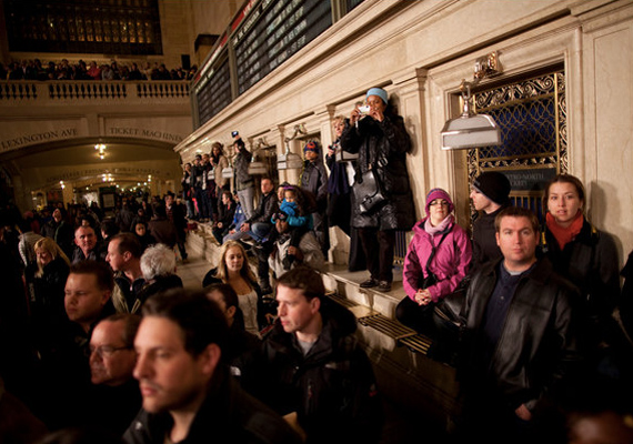 Флэшмоб Moncler Grenoble на Grand Central в Нью-Йорке.