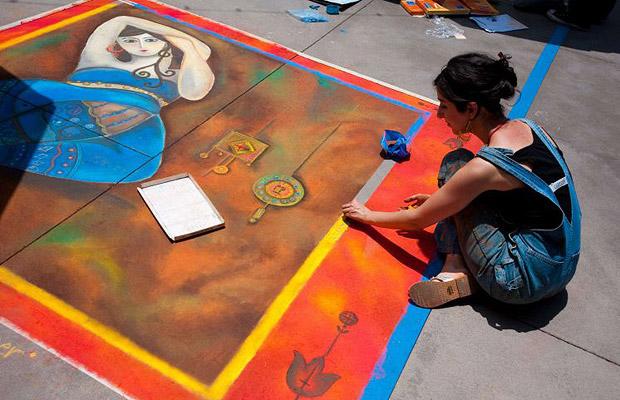Pasadena Chalk Festival: Фестиваль рисунков мелом в Пасадене.