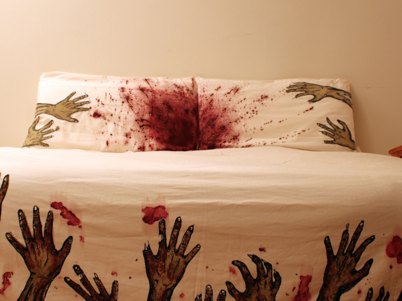 Спальное зомби-бельё.